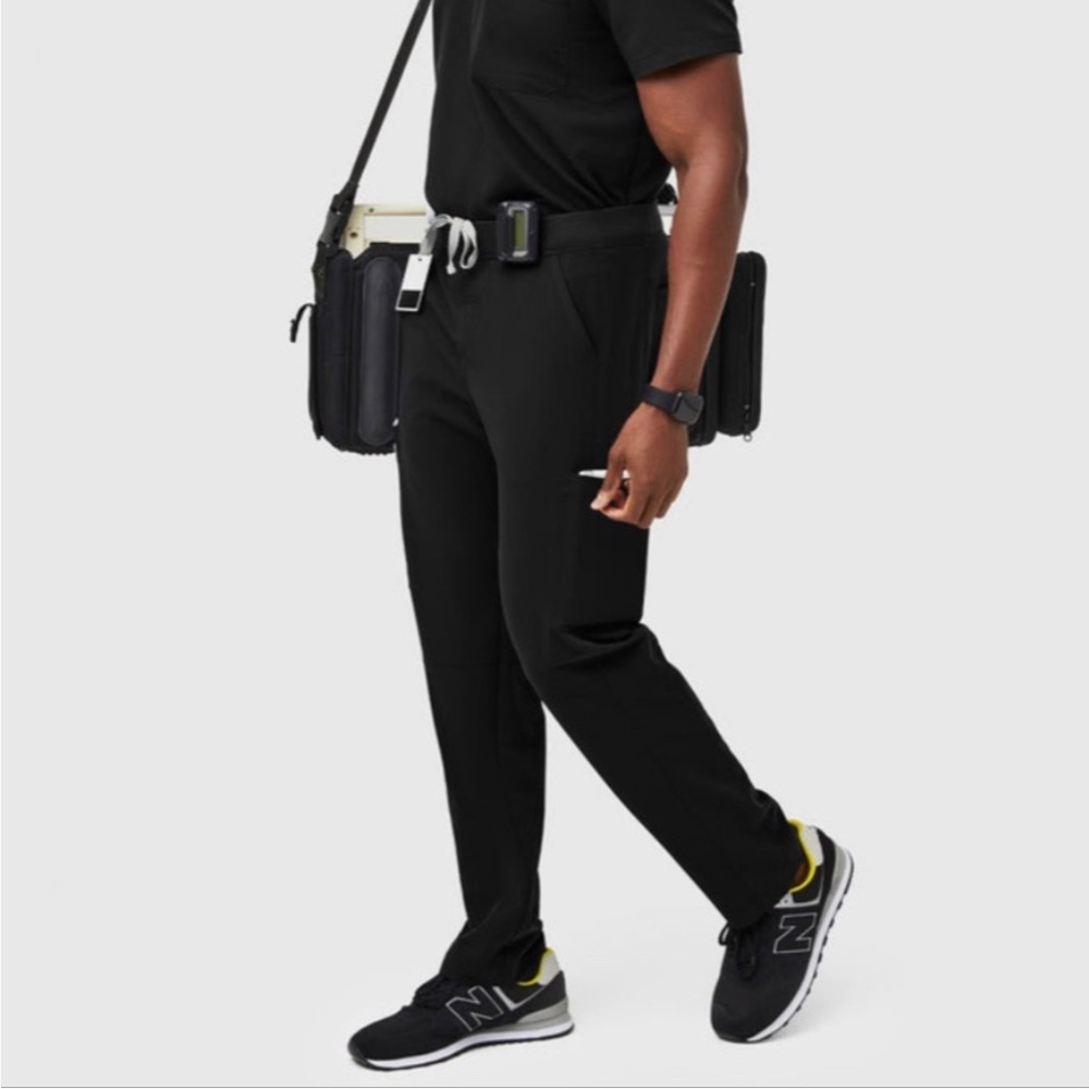Figs NWT Mens Axim 2.0 Cargo Scrub